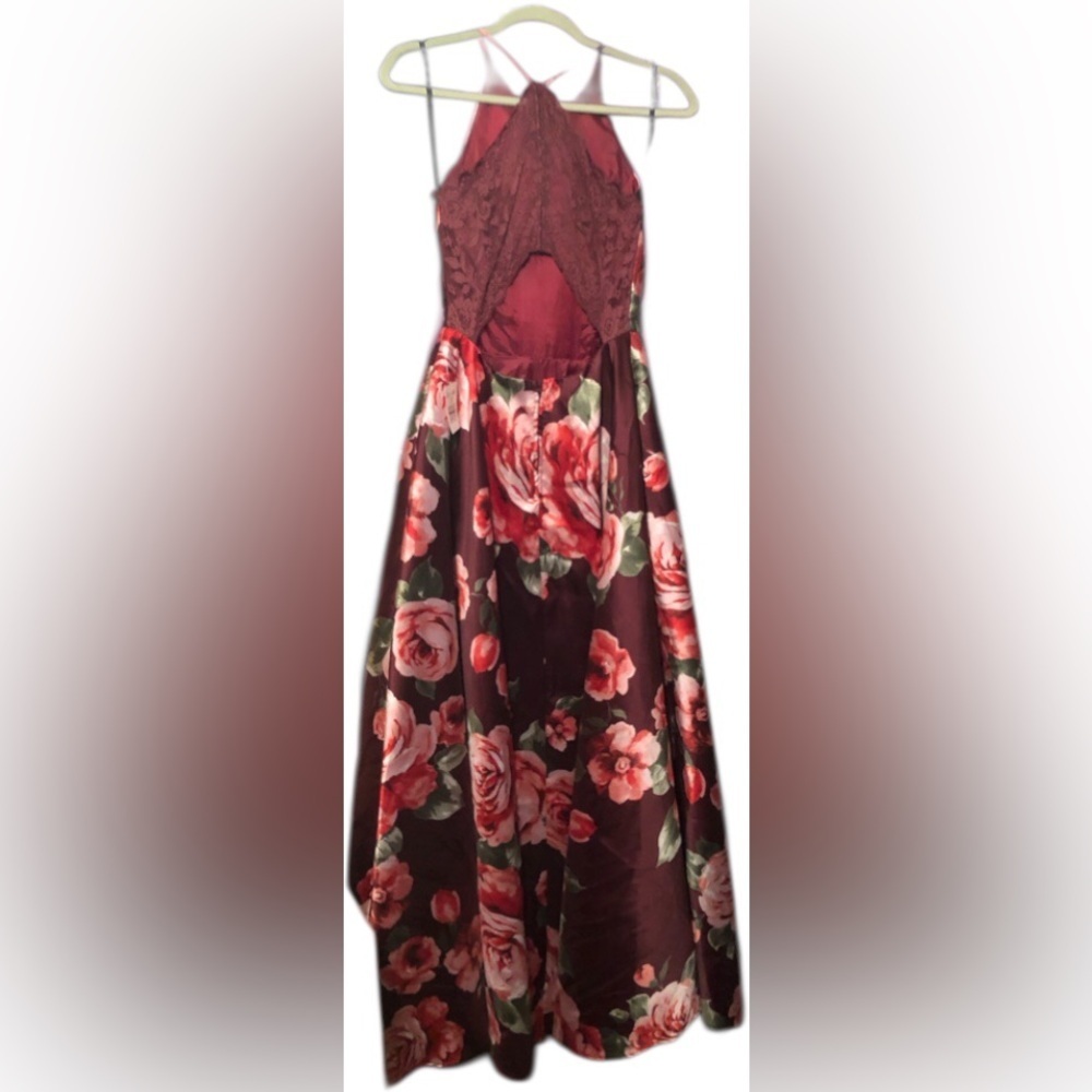 B. Smart Backless Floral Gown in Burgundy and Pink 7 - Picture 11 of 13
